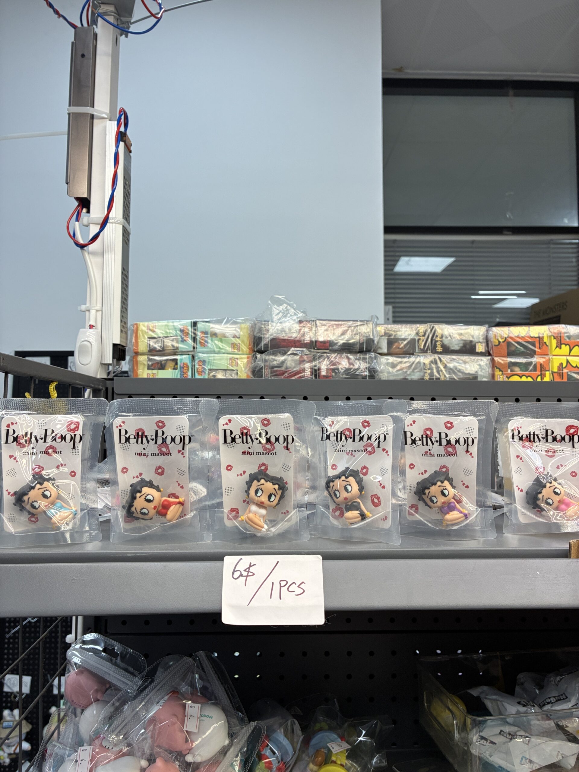 Betty Boop Mini Mascot Figurine (1PC)