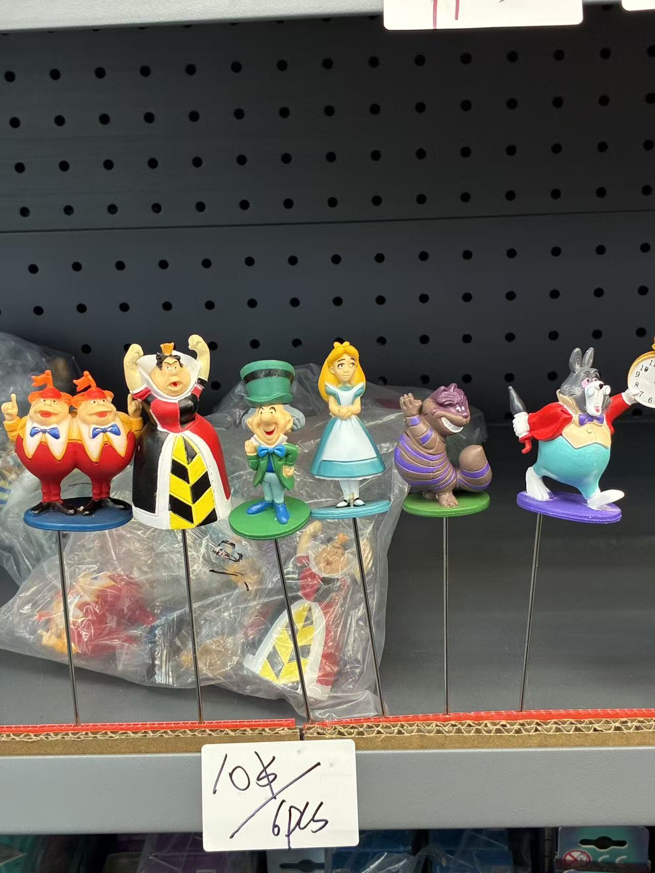 Alice in Wonderland Character Figurine Set (6PCS)