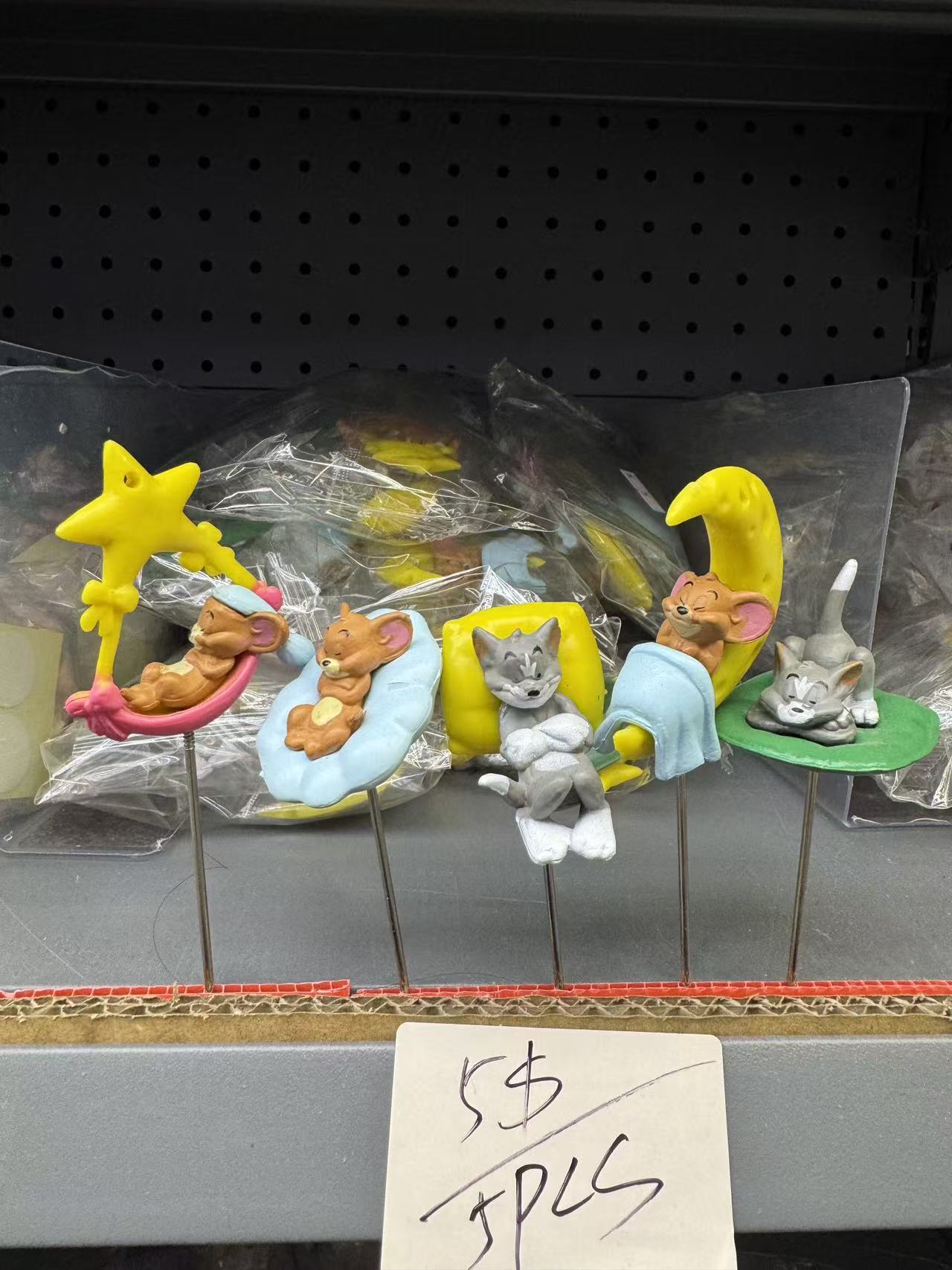 5PCS Tom and Jerry Sleepy Time Plant Topper Set – Cute Bedtime Mini Figurines for Succulent Pot Decor
