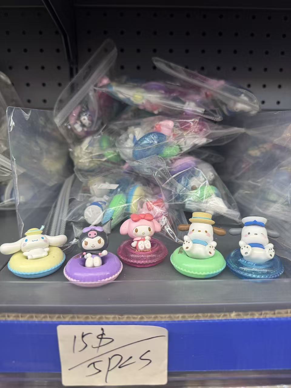 5PCS Sanrio Summer Pool Party Figurine Set – Cute Cinnamoroll & Kuromi on Swim Ring Ornaments