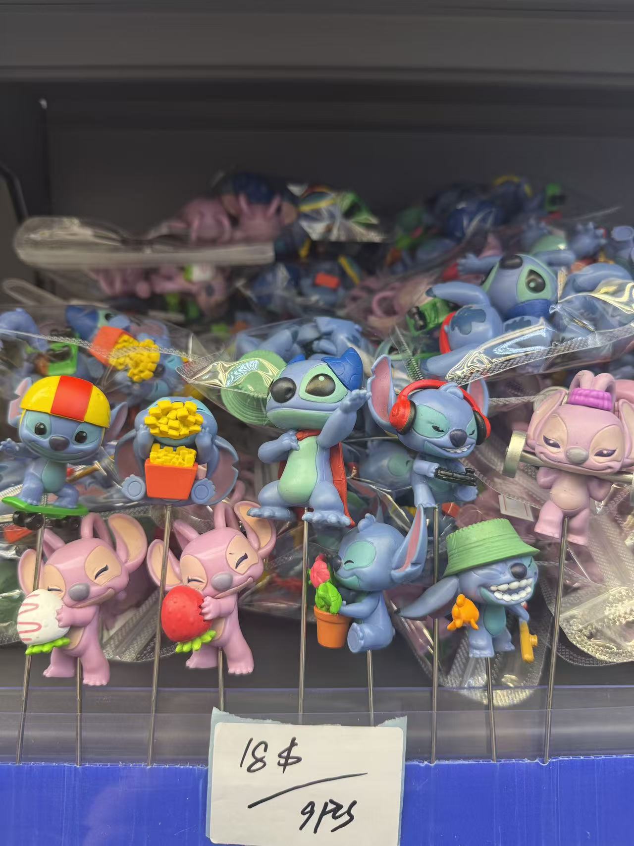 9pcs Blue & Pink Alien Adventurer Series Plant Stakes – Decorative Picks for DIY Crafts & Flower Pots