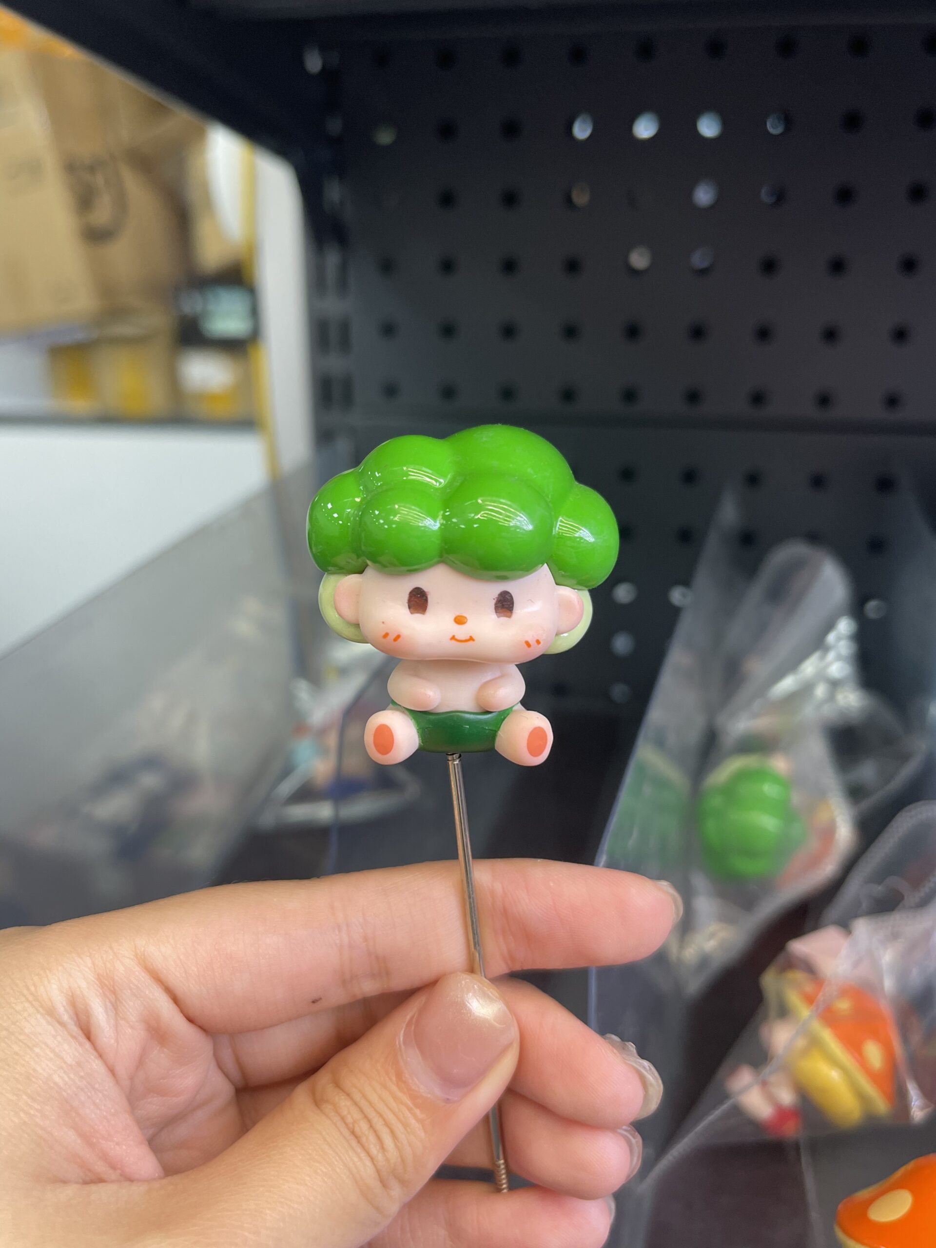 Cute Broccoli Baby Resin Figurine, Cartoon Character Plant Decor Pin