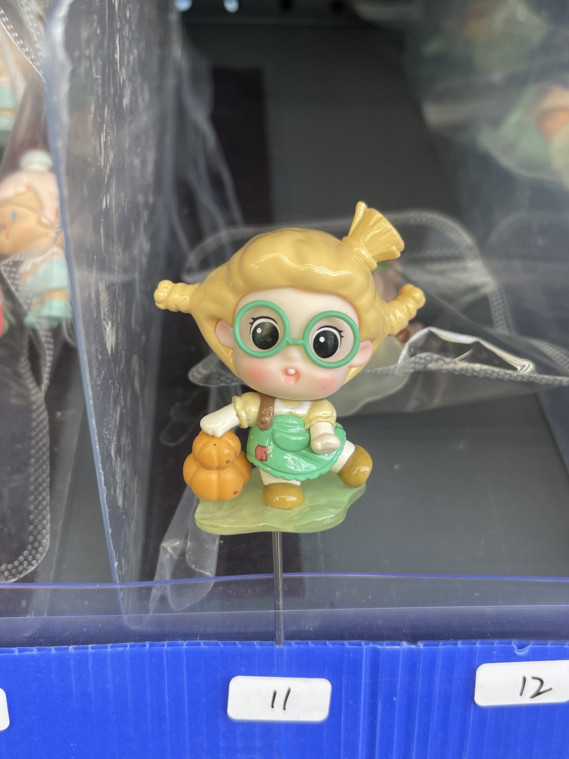 Cute Blonde Girl with Pumpkin Resin Figurine, Cartoon Plant Decor Pin