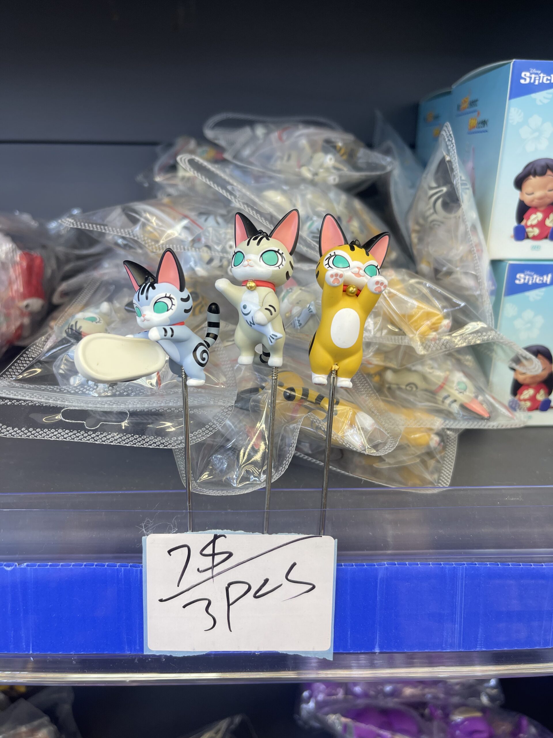 Cute Cat Resin Figurine Set (3pcs) – Kitten with Fish, Plate & Paw Pose