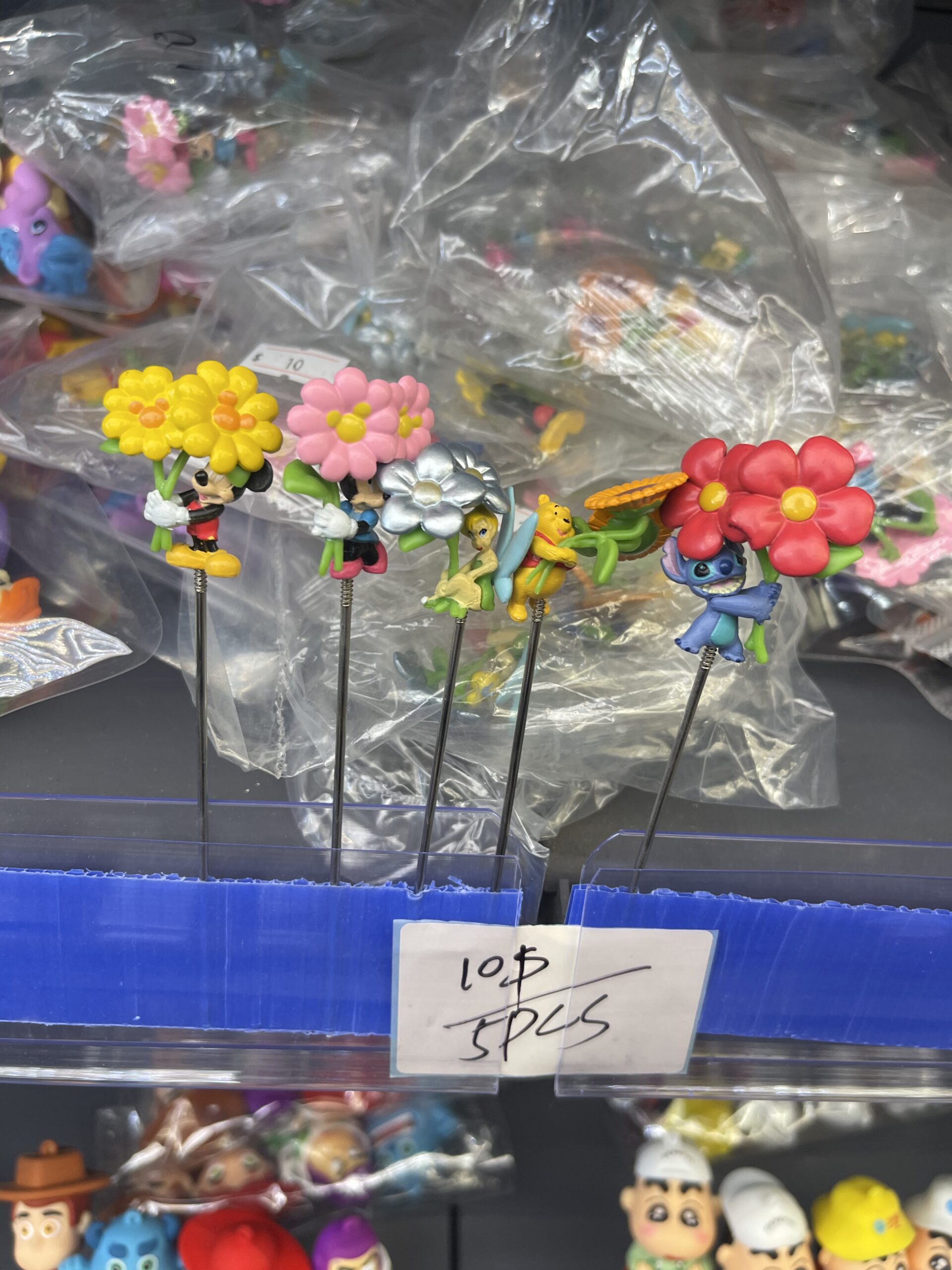 Disney Characters Flower Bouquet Figurine Set (5pcs) – Mickey, Stitch, Winnie the Pooh