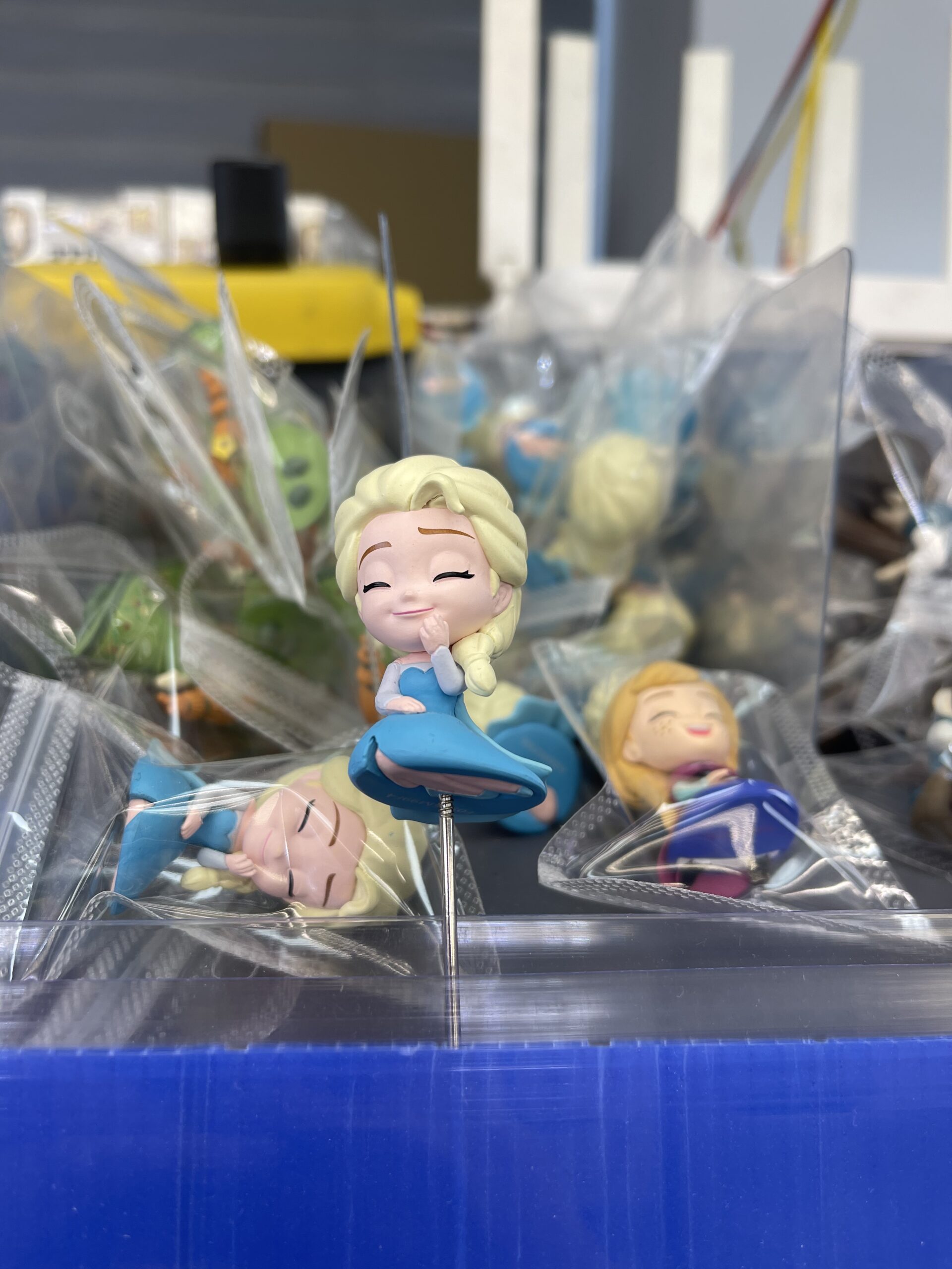 Frozen Elsa Mini Figurine