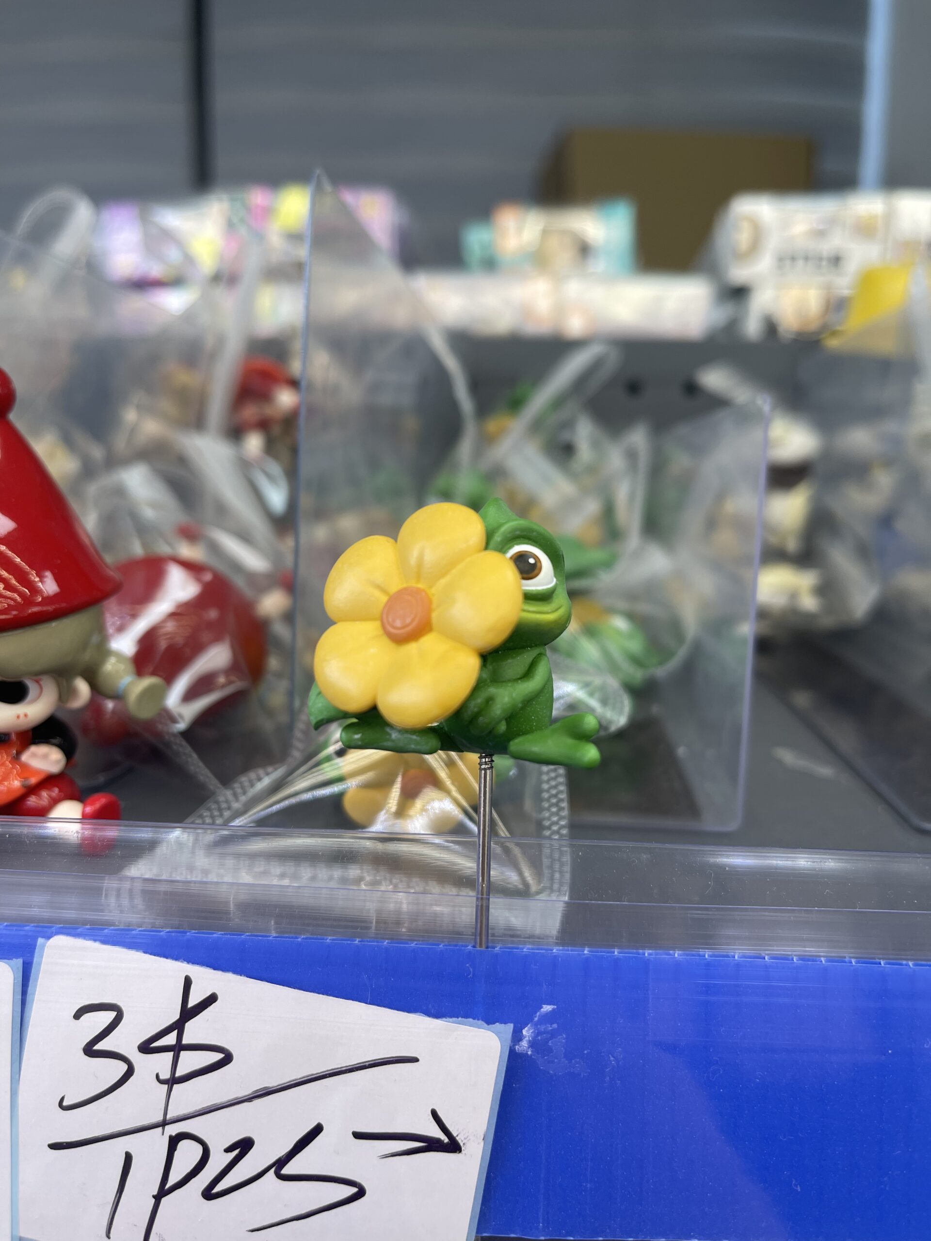 Frog with Flower Mini Figurine